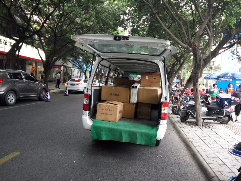 成都金杯車搬家拉貨 實用、便捷的不二之選